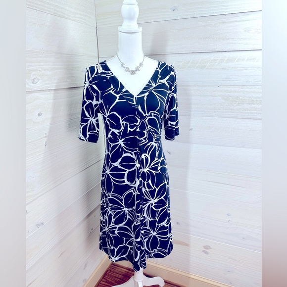 Jones New York Dresses & Skirts - Jones New York Navy & White Tropical Floral Print Dress S FREE SHIP
